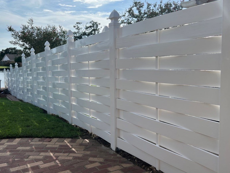 Residential Vinyl Fence - Houma, Louisiana